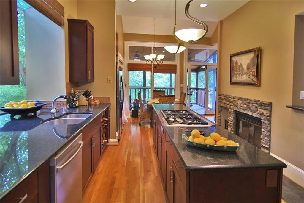 34 Greenland Trace, Sandy Springs, Georgia 30342, 4 Bedrooms Bedrooms, ,4 BathroomsBathrooms,Residential,Sold,34 Greenland Trace,5685502