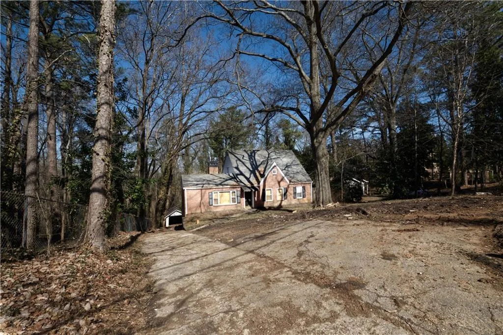 100 Mount Paran Road Ne, Sandy Springs, Georgia 30342, 3 Bedrooms Bedrooms, ,2 BathroomsBathrooms,Residential,Sold,100 Mount Paran Road Ne,7174178