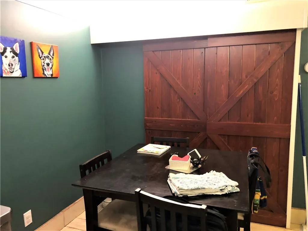 5400 Roswell Road Unit D4, Atlanta, Georgia 30342, 3 Bedrooms Bedrooms, ,2 BathroomsBathrooms,Residential,Sold,5400 Roswell Road Unit D4,6733697