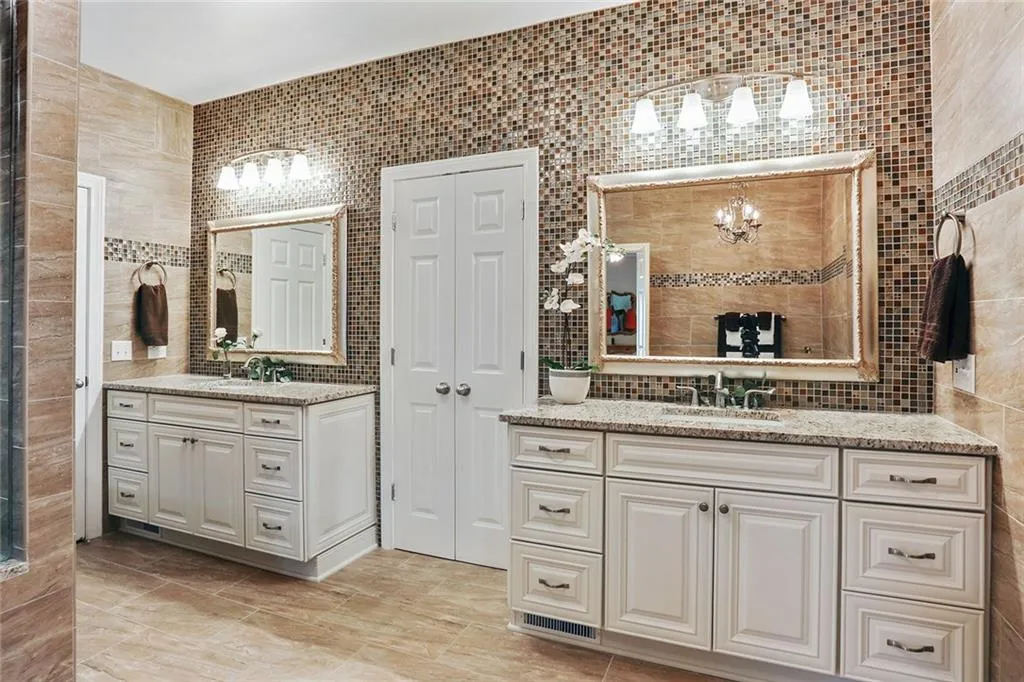 565 River Chase Point, Sandy Springs, Georgia 30328, 7 Bedrooms Bedrooms, ,7 BathroomsBathrooms,Residential,Sold,565 River Chase Point,5764841