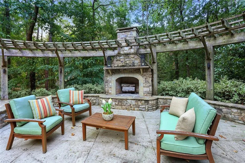 565 River Chase Point, Sandy Springs, Georgia 30328, 7 Bedrooms Bedrooms, ,7 BathroomsBathrooms,Residential,Sold,565 River Chase Point,5764841