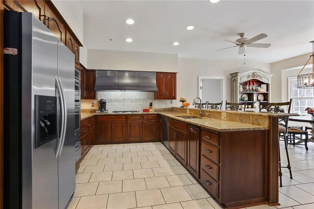 565 River Chase Point, Sandy Springs, Georgia 30328, 7 Bedrooms Bedrooms, ,7 BathroomsBathrooms,Residential,Sold,565 River Chase Point,5764841