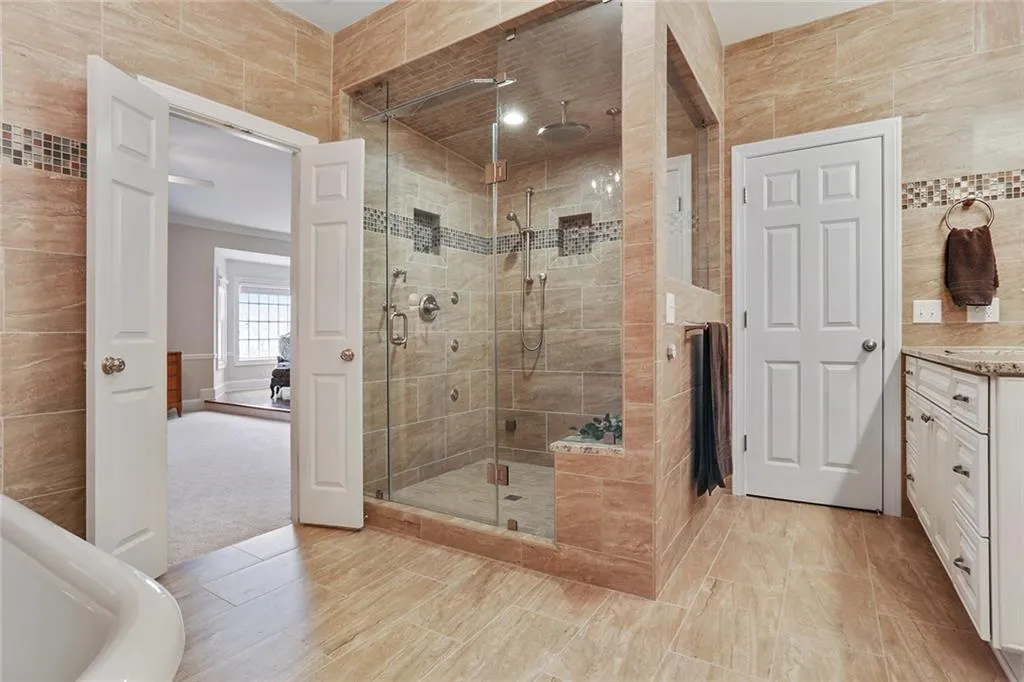 565 River Chase Point, Sandy Springs, Georgia 30328, 7 Bedrooms Bedrooms, ,7 BathroomsBathrooms,Residential,Sold,565 River Chase Point,5764841