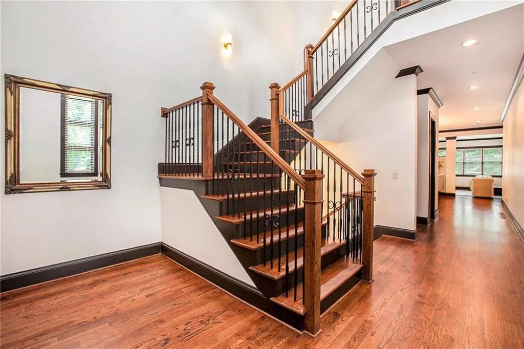 613 Esfun Trace, Atlanta, Georgia 30328, 4 Bedrooms Bedrooms, ,4 BathroomsBathrooms,Residential,Sold,613 Esfun Trace,7400149