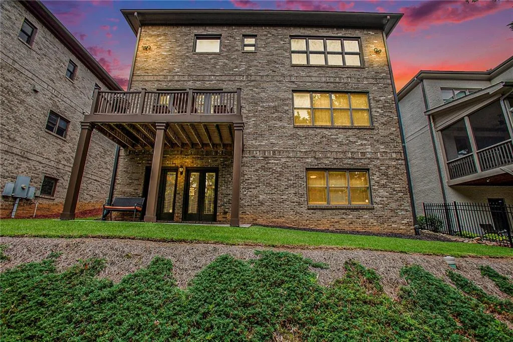 613 Esfun Trace, Atlanta, Georgia 30328, 4 Bedrooms Bedrooms, ,4 BathroomsBathrooms,Residential,Sold,613 Esfun Trace,7400149