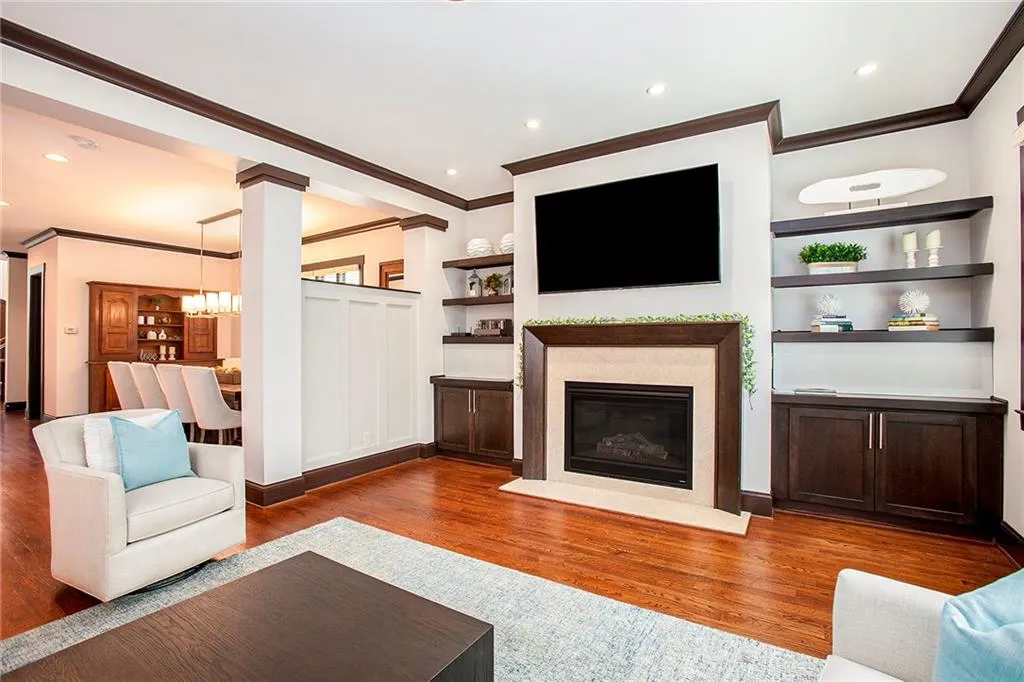 613 Esfun Trace, Atlanta, Georgia 30328, 4 Bedrooms Bedrooms, ,4 BathroomsBathrooms,Residential,Sold,613 Esfun Trace,7400149