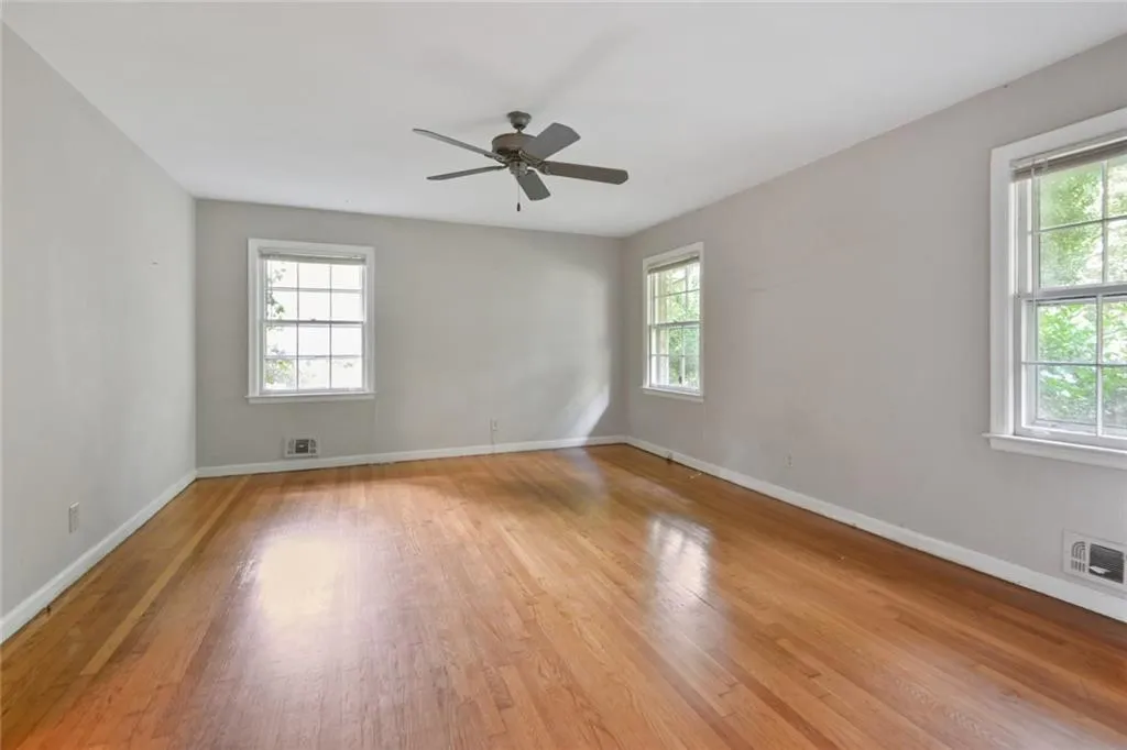 5325 Peachtree Dunwoody Road, Sandy Springs, Georgia 30342, 4 Bedrooms Bedrooms, ,3 BathroomsBathrooms,Residential,Sold,5325 Peachtree Dunwoody Road,6898928