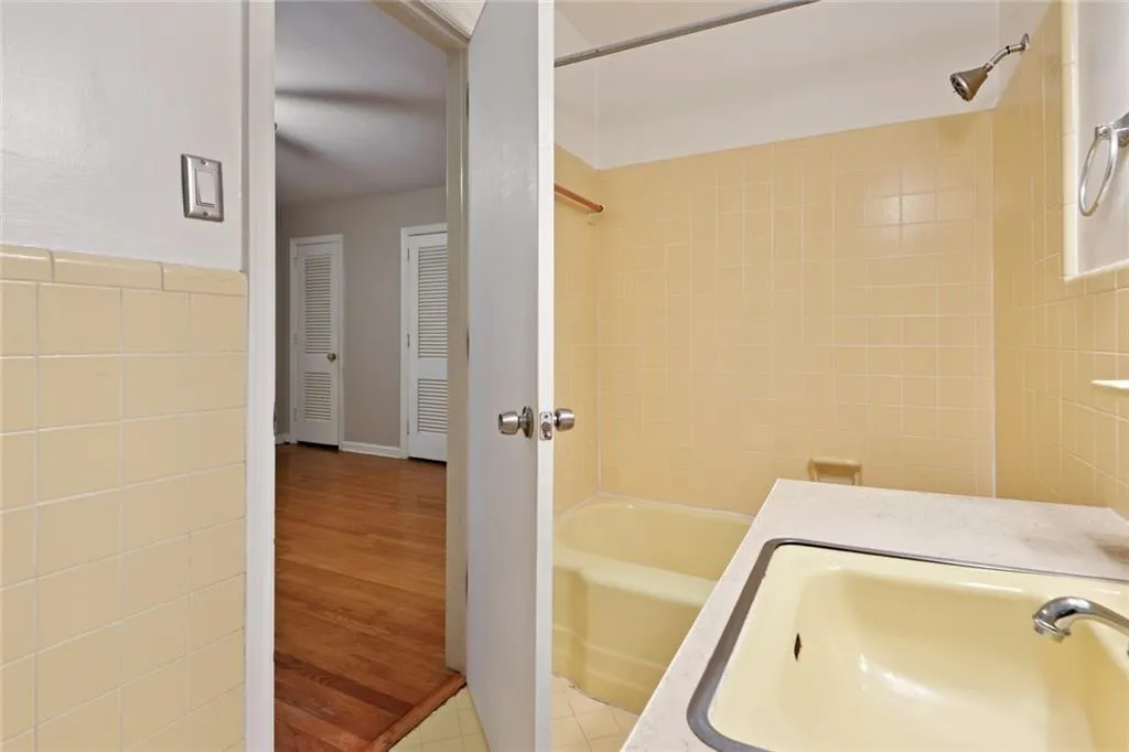 5325 Peachtree Dunwoody Road, Sandy Springs, Georgia 30342, 4 Bedrooms Bedrooms, ,3 BathroomsBathrooms,Residential,Sold,5325 Peachtree Dunwoody Road,6898928