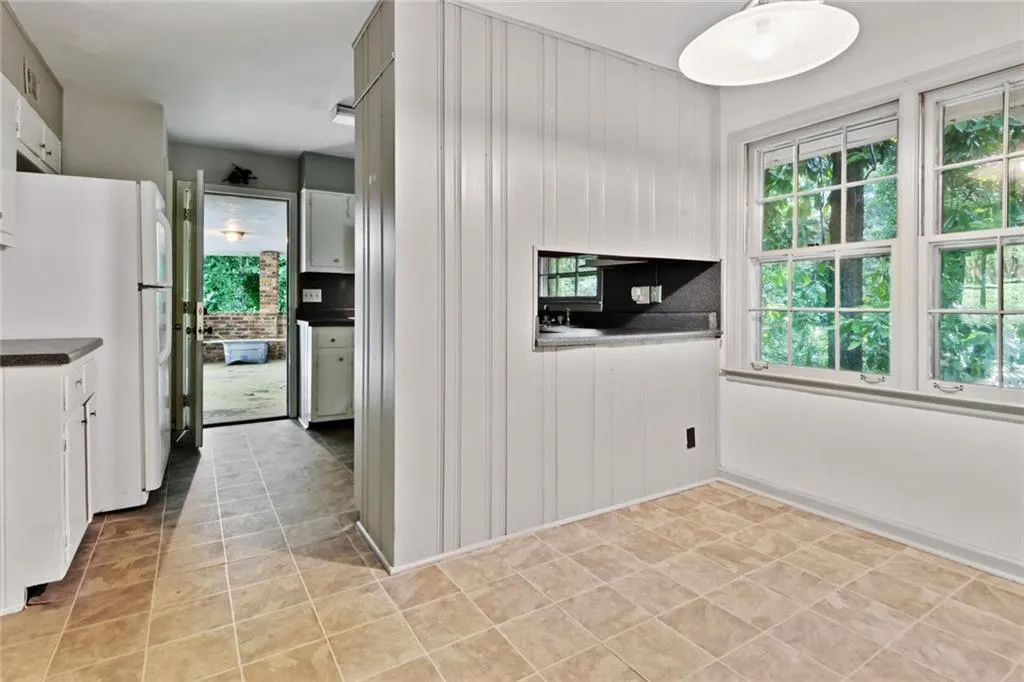 5325 Peachtree Dunwoody Road, Sandy Springs, Georgia 30342, 4 Bedrooms Bedrooms, ,3 BathroomsBathrooms,Residential,Sold,5325 Peachtree Dunwoody Road,6898928