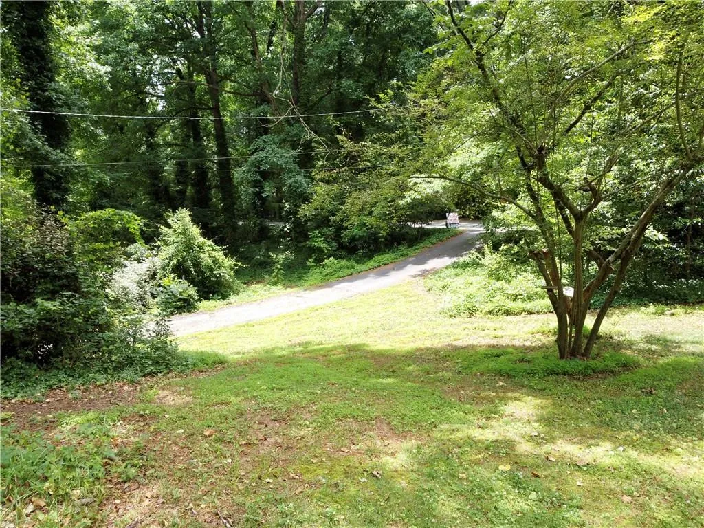 5325 Peachtree Dunwoody Road, Sandy Springs, Georgia 30342, 4 Bedrooms Bedrooms, ,3 BathroomsBathrooms,Residential,Sold,5325 Peachtree Dunwoody Road,6898928