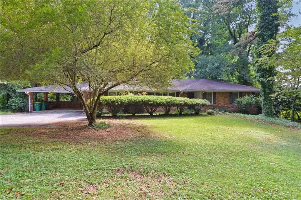 5325 Peachtree Dunwoody Road, Sandy Springs, Georgia 30342, 4 Bedrooms Bedrooms, ,3 BathroomsBathrooms,Residential,Sold,5325 Peachtree Dunwoody Road,6898928