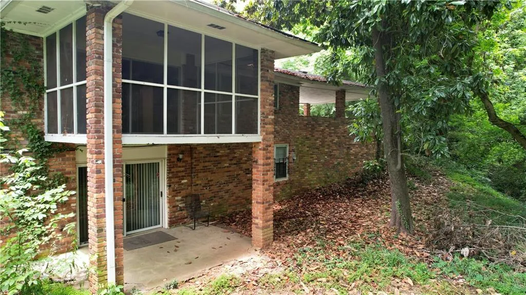 5325 Peachtree Dunwoody Road, Sandy Springs, Georgia 30342, 4 Bedrooms Bedrooms, ,3 BathroomsBathrooms,Residential,Sold,5325 Peachtree Dunwoody Road,6898928