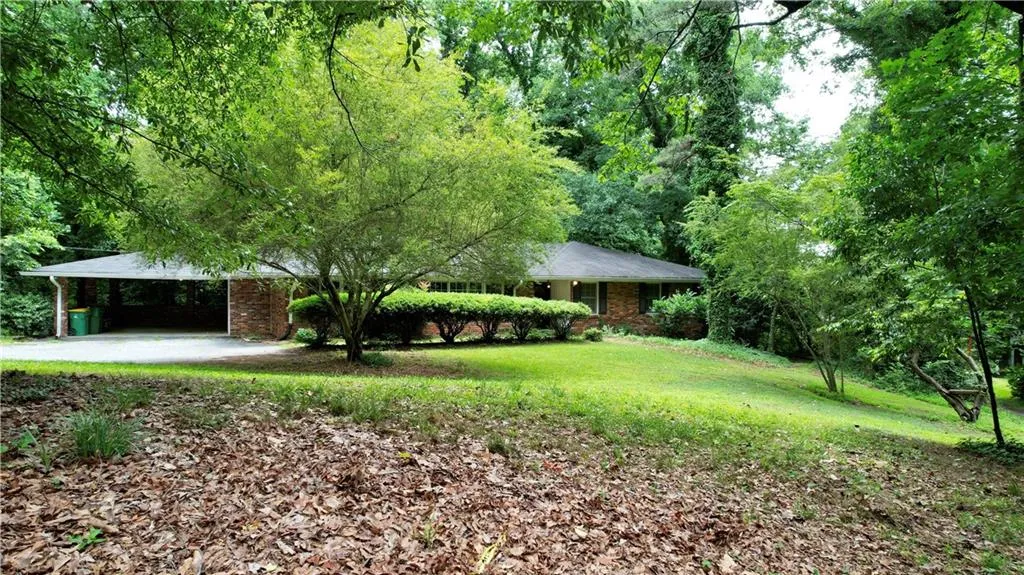5325 Peachtree Dunwoody Road, Sandy Springs, Georgia 30342, 4 Bedrooms Bedrooms, ,3 BathroomsBathrooms,Residential,Sold,5325 Peachtree Dunwoody Road,6898928