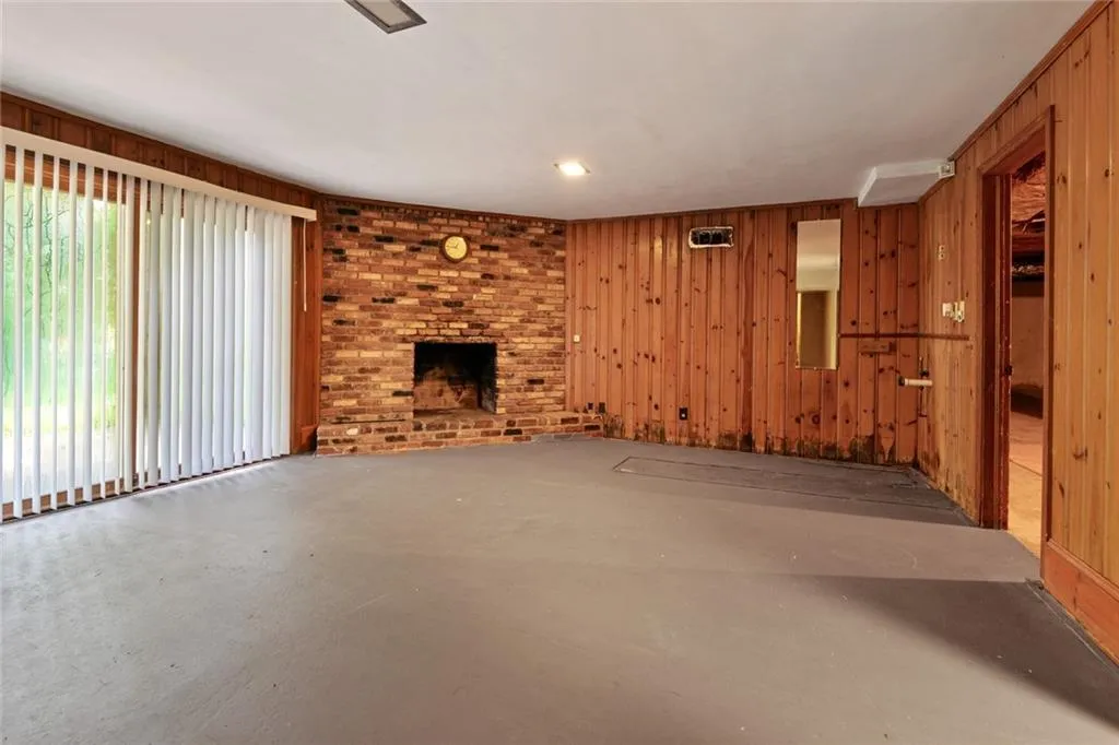 5325 Peachtree Dunwoody Road, Sandy Springs, Georgia 30342, 4 Bedrooms Bedrooms, ,3 BathroomsBathrooms,Residential,Sold,5325 Peachtree Dunwoody Road,6898928