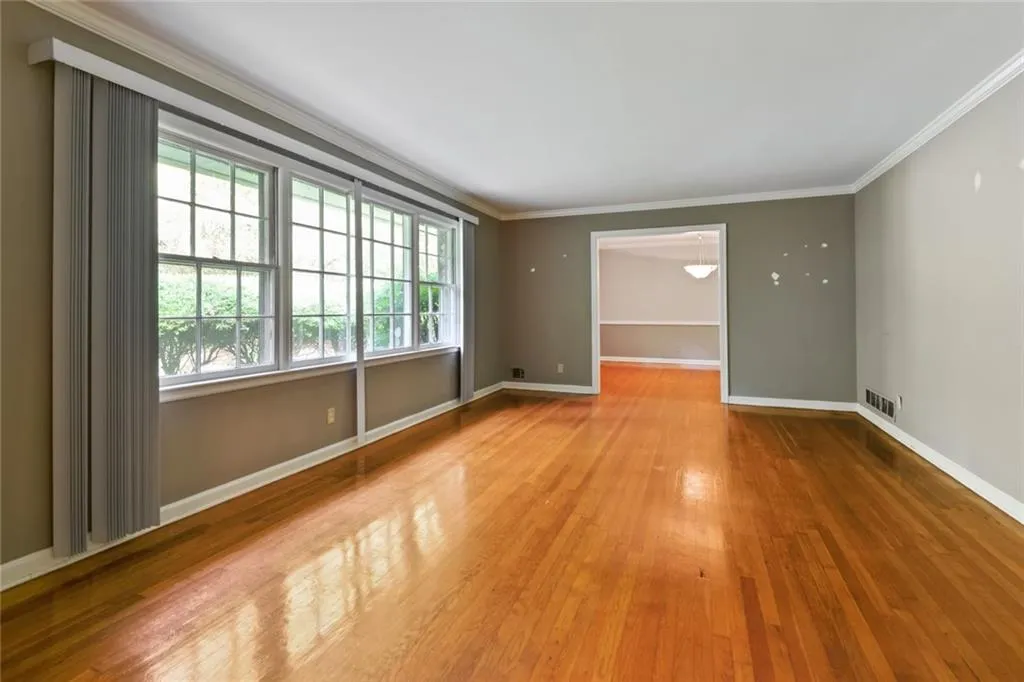 5325 Peachtree Dunwoody Road, Sandy Springs, Georgia 30342, 4 Bedrooms Bedrooms, ,3 BathroomsBathrooms,Residential,Sold,5325 Peachtree Dunwoody Road,6898928