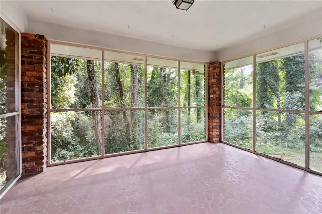 5325 Peachtree Dunwoody Road, Sandy Springs, Georgia 30342, 4 Bedrooms Bedrooms, ,3 BathroomsBathrooms,Residential,Sold,5325 Peachtree Dunwoody Road,6898928