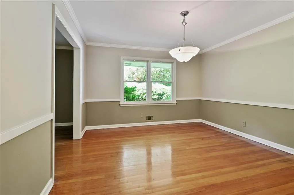 5325 Peachtree Dunwoody Road, Sandy Springs, Georgia 30342, 4 Bedrooms Bedrooms, ,3 BathroomsBathrooms,Residential,Sold,5325 Peachtree Dunwoody Road,6898928