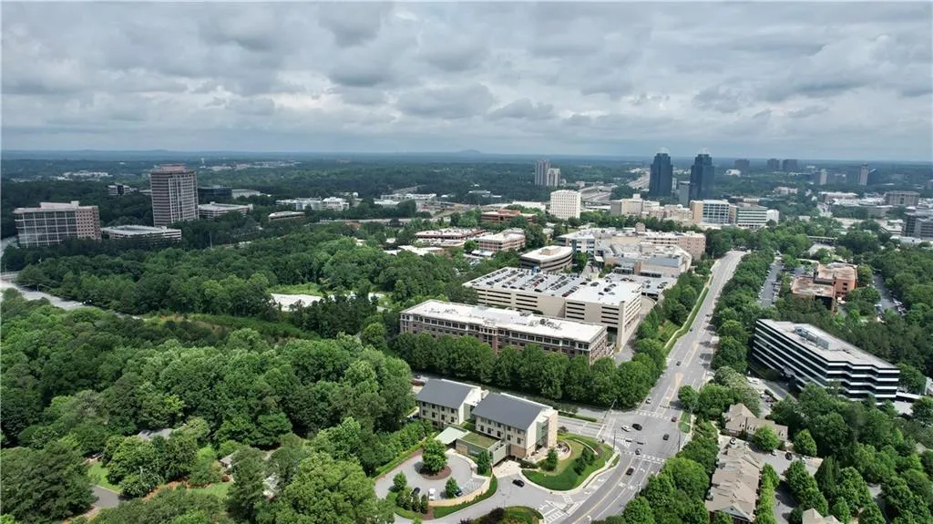 5325 Peachtree Dunwoody Road, Sandy Springs, Georgia 30342, 4 Bedrooms Bedrooms, ,3 BathroomsBathrooms,Residential,Sold,5325 Peachtree Dunwoody Road,6898928