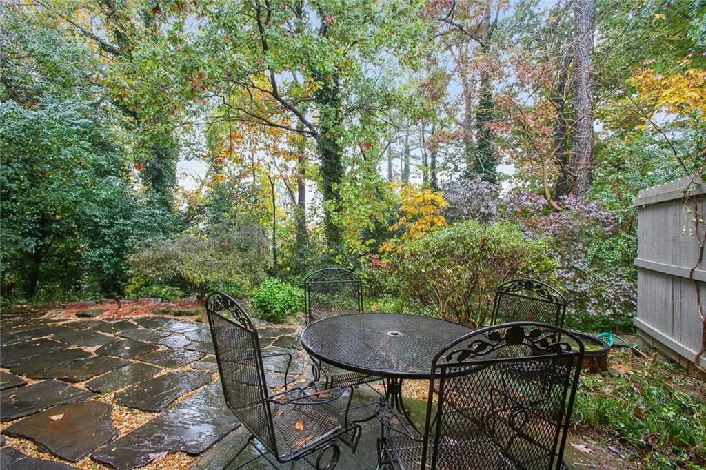 7750 Roswell Road Unit 6a, Atlanta, Georgia 30350, 3 Bedrooms Bedrooms, ,2 BathroomsBathrooms,Residential,Sold,7750 Roswell Road Unit 6a,6100622