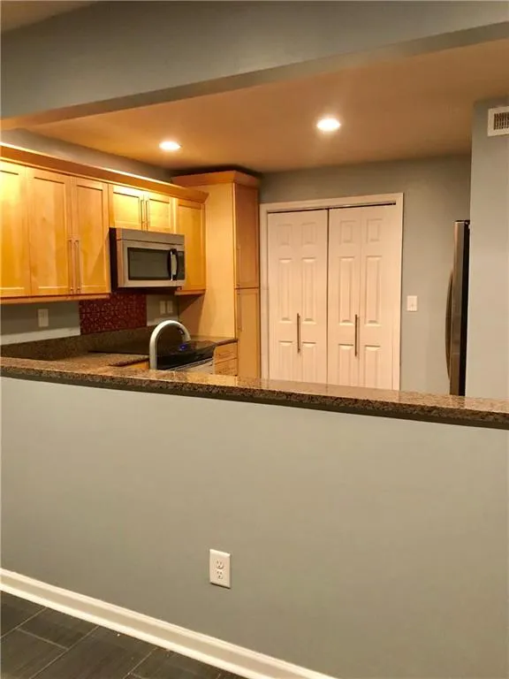 7750 Roswell Road Unit 6a, Atlanta, Georgia 30350, 3 Bedrooms Bedrooms, ,2 BathroomsBathrooms,Residential,Sold,7750 Roswell Road Unit 6a,6100622