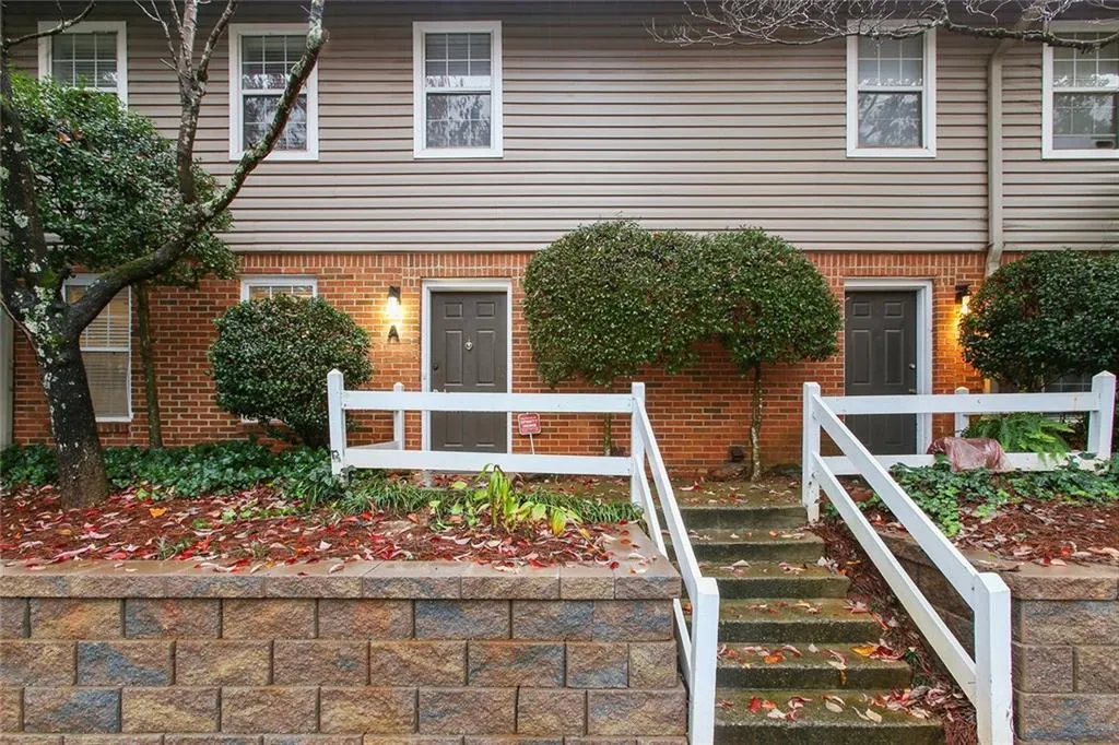 7750 Roswell Road Unit 6a, Atlanta, Georgia 30350, 3 Bedrooms Bedrooms, ,2 BathroomsBathrooms,Residential,Sold,7750 Roswell Road Unit 6a,6100622