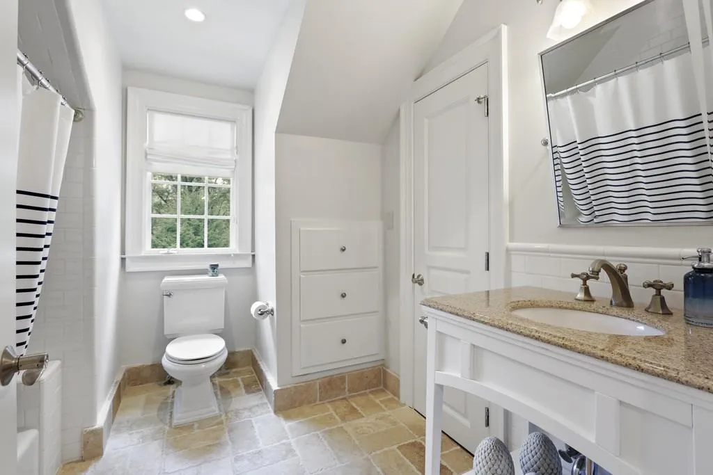 5200 Long Island Drive, Atlanta, Georgia 30327, 5 Bedrooms Bedrooms, ,4 BathroomsBathrooms,Residential,Sold,5200 Long Island Drive,6630205