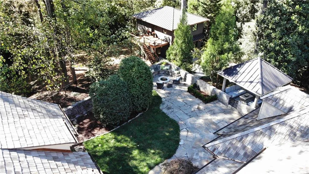 5200 Long Island Drive, Atlanta, Georgia 30327, 5 Bedrooms Bedrooms, ,4 BathroomsBathrooms,Residential,Sold,5200 Long Island Drive,6630205