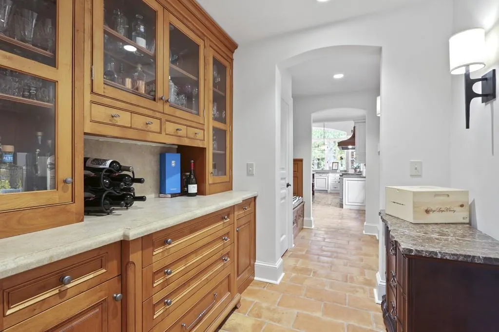 5200 Long Island Drive, Atlanta, Georgia 30327, 5 Bedrooms Bedrooms, ,4 BathroomsBathrooms,Residential,Sold,5200 Long Island Drive,6630205