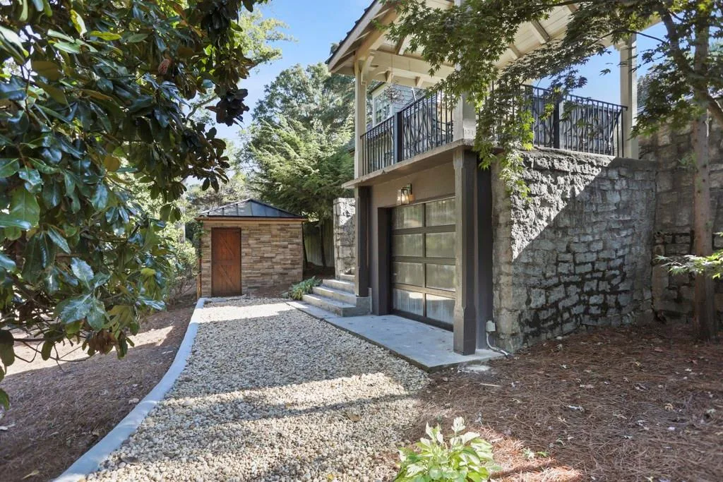 5200 Long Island Drive, Atlanta, Georgia 30327, 5 Bedrooms Bedrooms, ,4 BathroomsBathrooms,Residential,Sold,5200 Long Island Drive,6630205