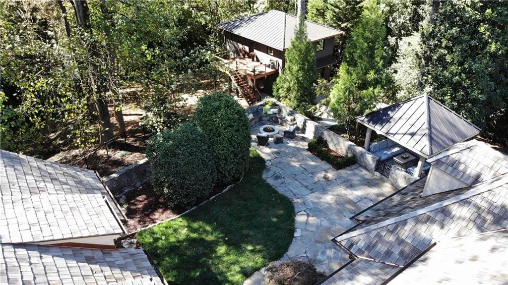 5200 Long Island Drive, Atlanta, Georgia 30327, 5 Bedrooms Bedrooms, ,4 BathroomsBathrooms,Residential,Sold,5200 Long Island Drive,6630205