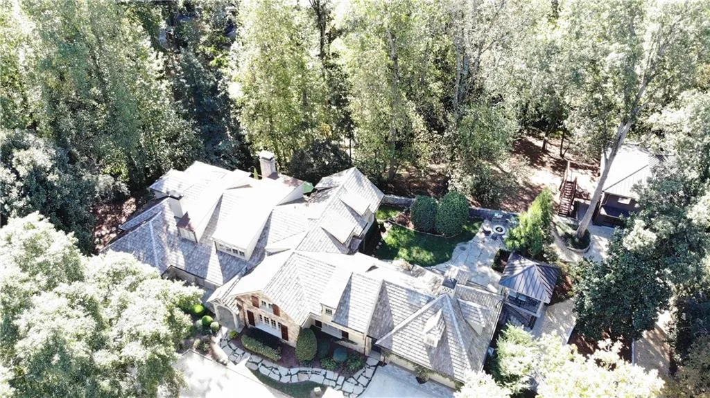 5200 Long Island Drive, Atlanta, Georgia 30327, 5 Bedrooms Bedrooms, ,4 BathroomsBathrooms,Residential,Sold,5200 Long Island Drive,6630205