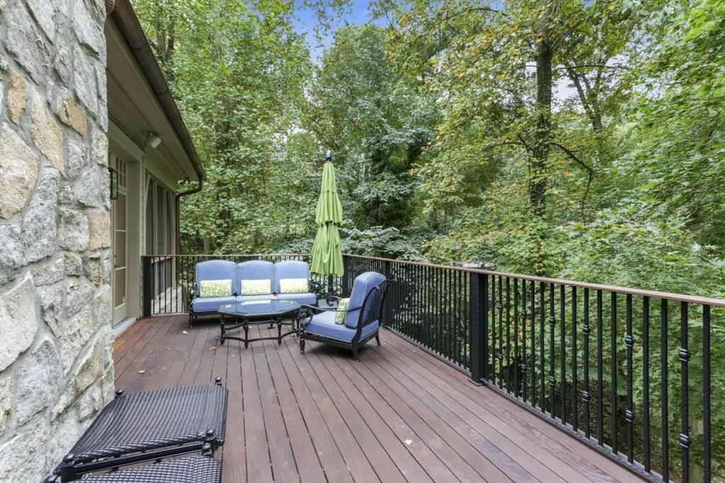 5200 Long Island Drive, Atlanta, Georgia 30327, 5 Bedrooms Bedrooms, ,4 BathroomsBathrooms,Residential,Sold,5200 Long Island Drive,6630205