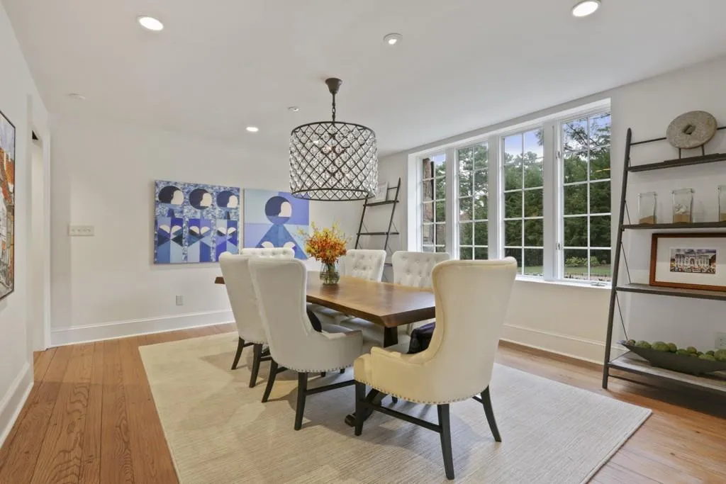 5200 Long Island Drive, Atlanta, Georgia 30327, 5 Bedrooms Bedrooms, ,4 BathroomsBathrooms,Residential,Sold,5200 Long Island Drive,6630205