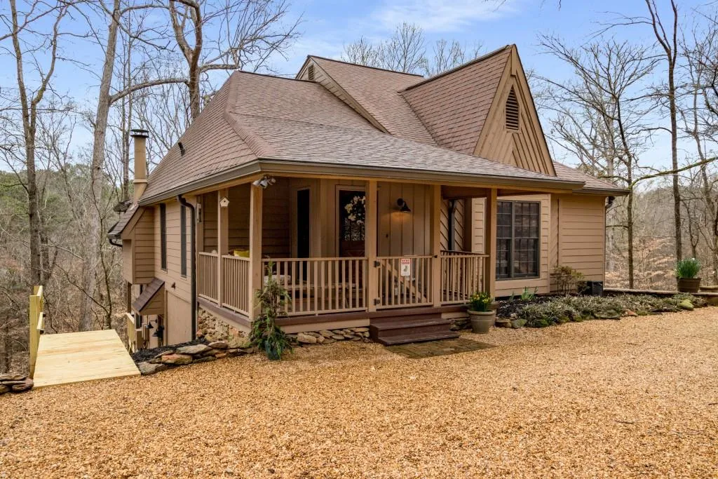 8271 Ison Road, Sandy Springs, Georgia 30350, 3 Bedrooms Bedrooms, ,3 BathroomsBathrooms,Residential,Sold,8271 Ison Road,7179688