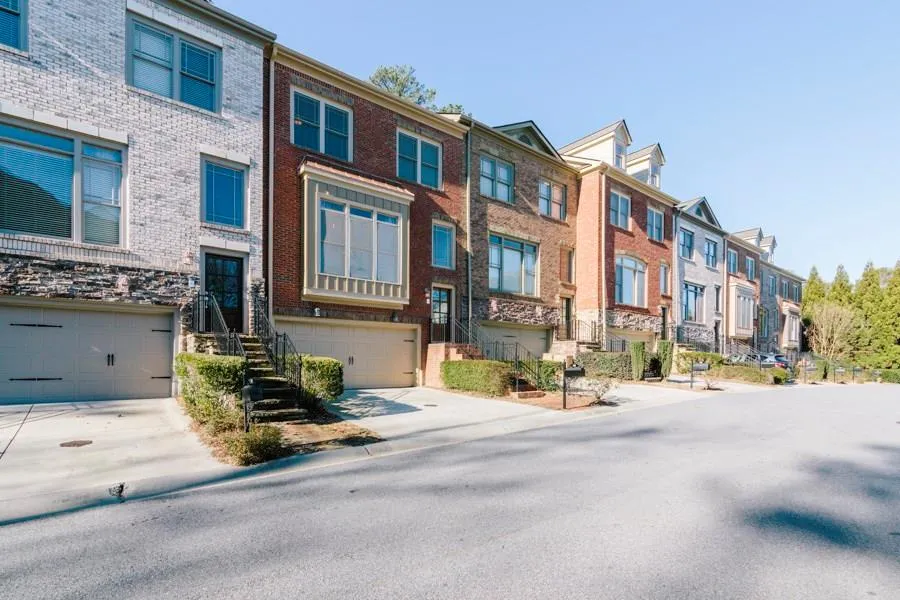 330 Mystic Ridge Lane, Atlanta, Georgia 30342, 4 Bedrooms Bedrooms, ,3 BathroomsBathrooms,Residential,Sold,330 Mystic Ridge Lane,5641913