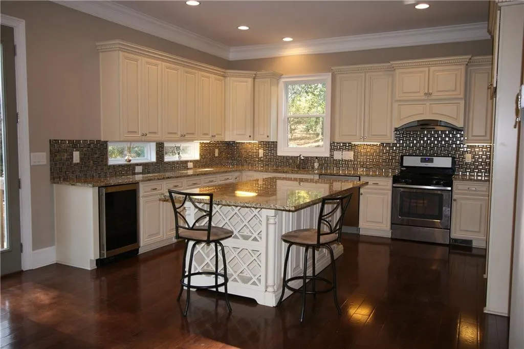 5055 Spalding Drive, Sandy Springs, Georgia 30350, 4 Bedrooms Bedrooms, ,2 BathroomsBathrooms,Residential,Sold,5055 Spalding Drive,5774145