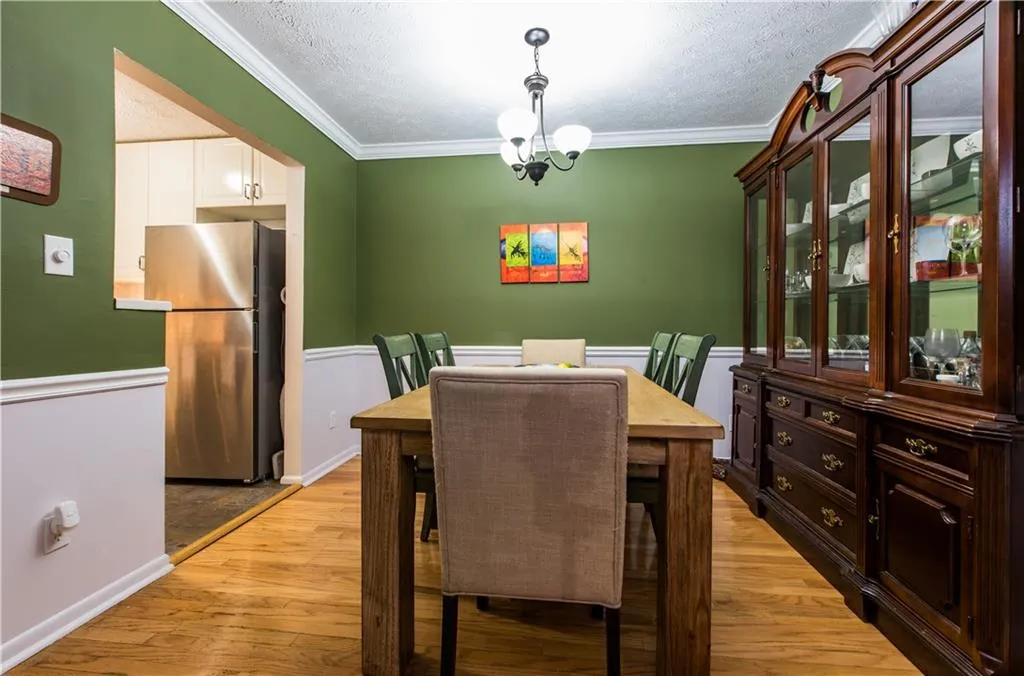 5147 Roswell Road Unit 5, Atlanta, Georgia 30342, 2 Bedrooms Bedrooms, ,1 BathroomBathrooms,Residential,Sold,5147 Roswell Road Unit 5,5873791