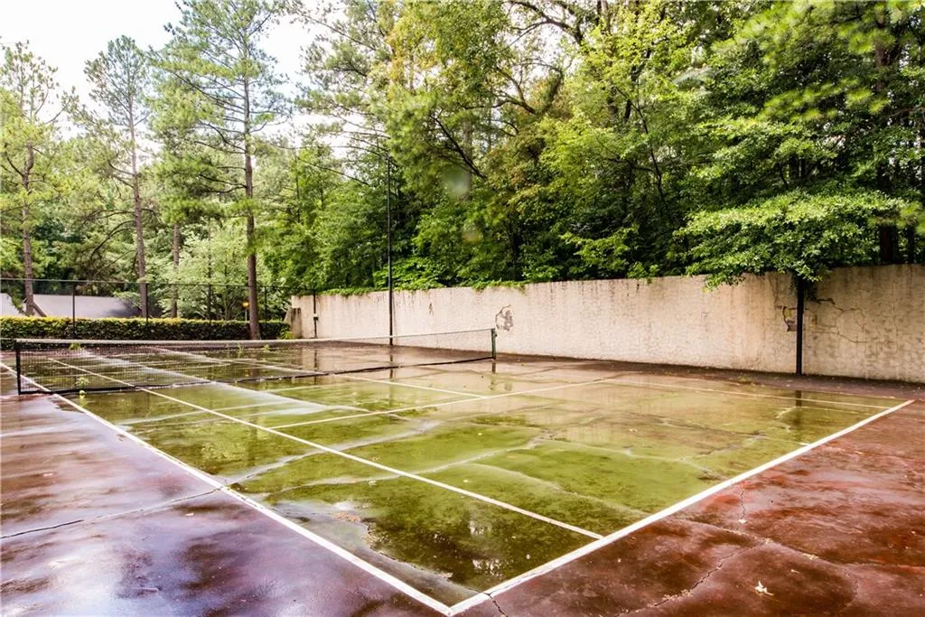 5147 Roswell Road Unit 5, Atlanta, Georgia 30342, 2 Bedrooms Bedrooms, ,1 BathroomBathrooms,Residential,Sold,5147 Roswell Road Unit 5,5873791