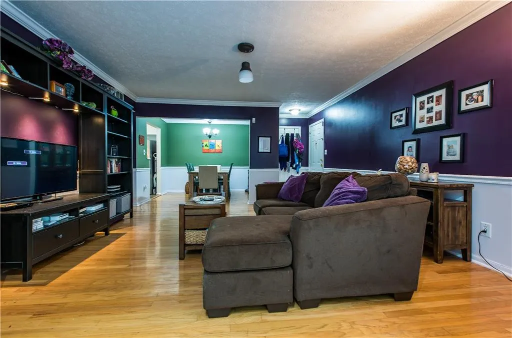 5147 Roswell Road Unit 5, Atlanta, Georgia 30342, 2 Bedrooms Bedrooms, ,1 BathroomBathrooms,Residential,Sold,5147 Roswell Road Unit 5,5873791