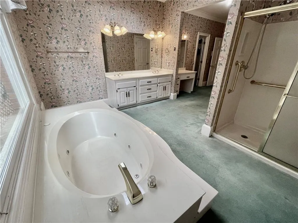 1835 Brandon Hall Drive, Sandy Springs, Georgia 30350, 6 Bedrooms Bedrooms, ,4 BathroomsBathrooms,Residential,Sold,1835 Brandon Hall Drive,7365212