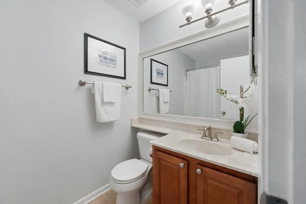 6900 Roswell Road Unit A-1, Atlanta, Georgia 30328, 2 Bedrooms Bedrooms, ,2 BathroomsBathrooms,Residential,Sold,6900 Roswell Road Unit A-1,7469125