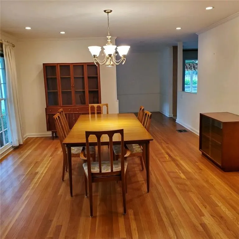 6750 Castleton Drive, Atlanta, Georgia 30328, 3 Bedrooms Bedrooms, ,2 BathroomsBathrooms,Residential,Sold,6750 Castleton Drive,6920780