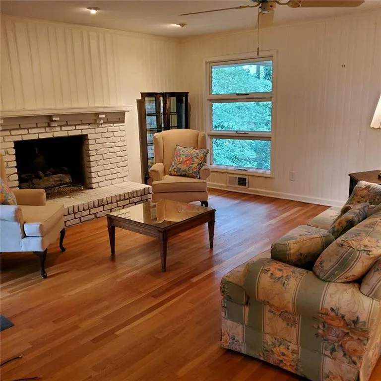 6750 Castleton Drive, Atlanta, Georgia 30328, 3 Bedrooms Bedrooms, ,2 BathroomsBathrooms,Residential,Sold,6750 Castleton Drive,6920780