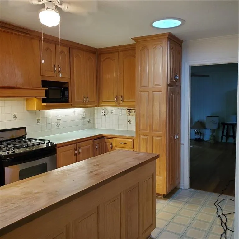 6750 Castleton Drive, Atlanta, Georgia 30328, 3 Bedrooms Bedrooms, ,2 BathroomsBathrooms,Residential,Sold,6750 Castleton Drive,6920780