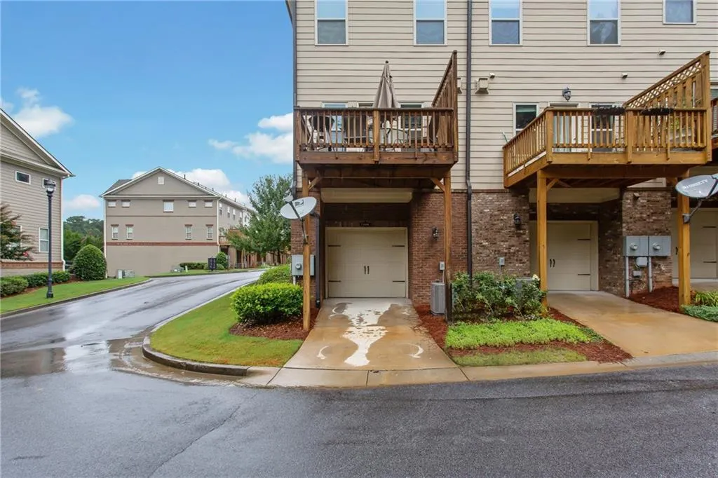 7285 Highland Bluff, Atlanta, Georgia 30328, 3 Bedrooms Bedrooms, ,3 BathroomsBathrooms,Residential,Sold,7285 Highland Bluff,6054180