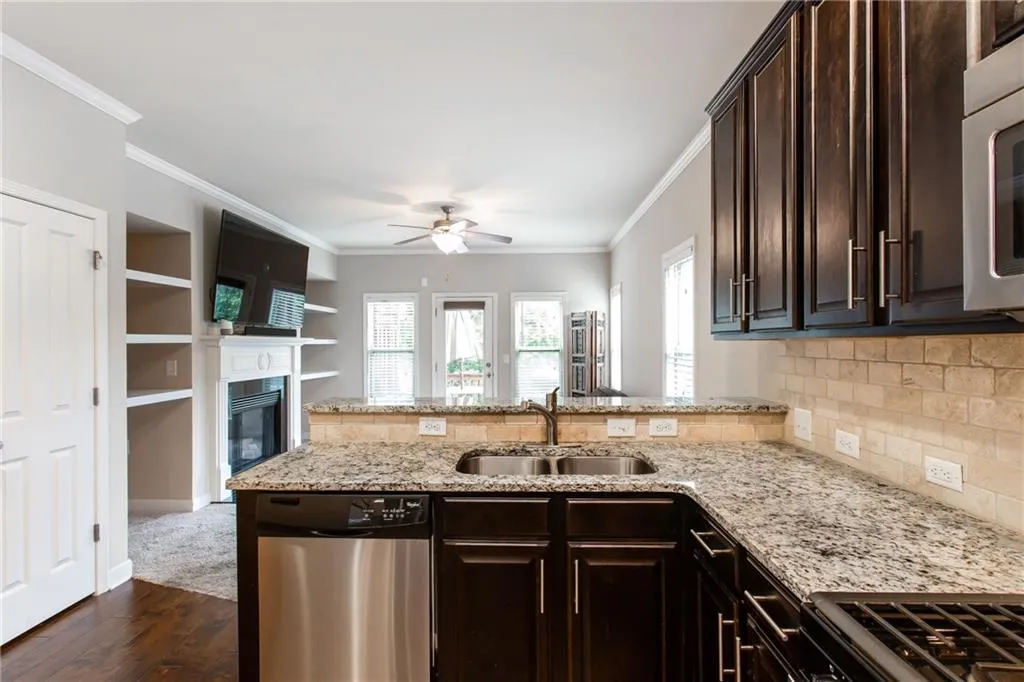 7285 Highland Bluff, Atlanta, Georgia 30328, 3 Bedrooms Bedrooms, ,3 BathroomsBathrooms,Residential,Sold,7285 Highland Bluff,6054180