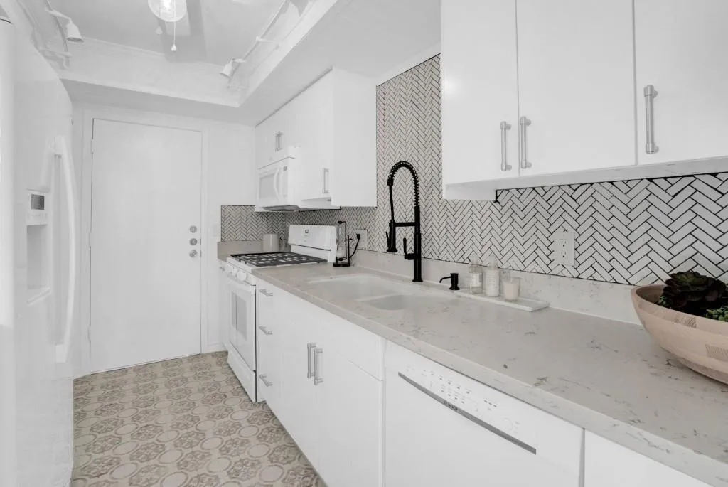 6851 Roswell Road Unit H-31, Sandy Springs, Georgia 30328, 2 Bedrooms Bedrooms, ,2 BathroomsBathrooms,Residential,Sold,6851 Roswell Road Unit H-31,7084211