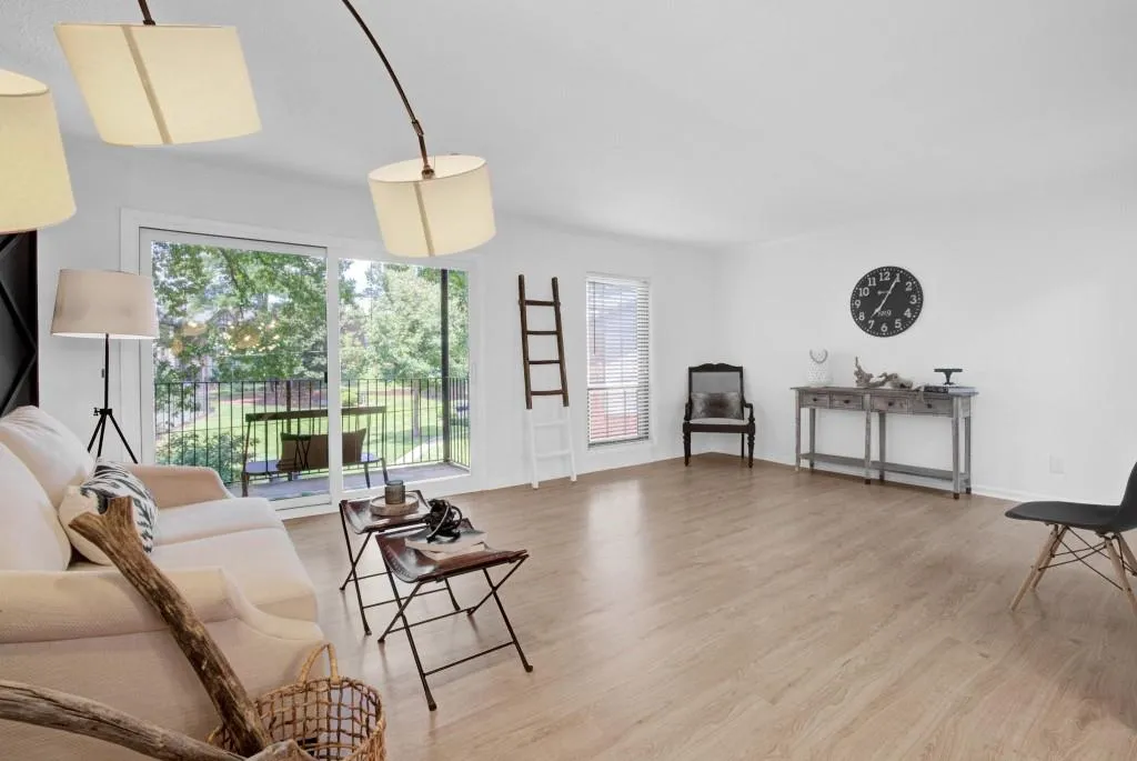 6851 Roswell Road Unit H-31, Sandy Springs, Georgia 30328, 2 Bedrooms Bedrooms, ,2 BathroomsBathrooms,Residential,Sold,6851 Roswell Road Unit H-31,7084211