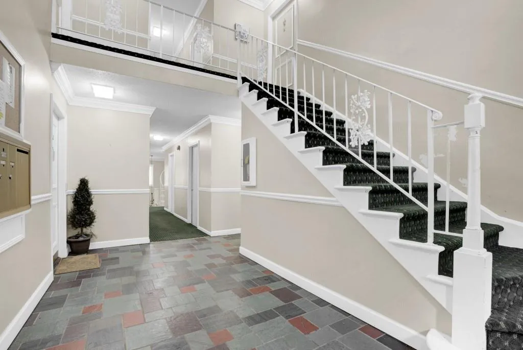 6851 Roswell Road Unit H-31, Sandy Springs, Georgia 30328, 2 Bedrooms Bedrooms, ,2 BathroomsBathrooms,Residential,Sold,6851 Roswell Road Unit H-31,7084211