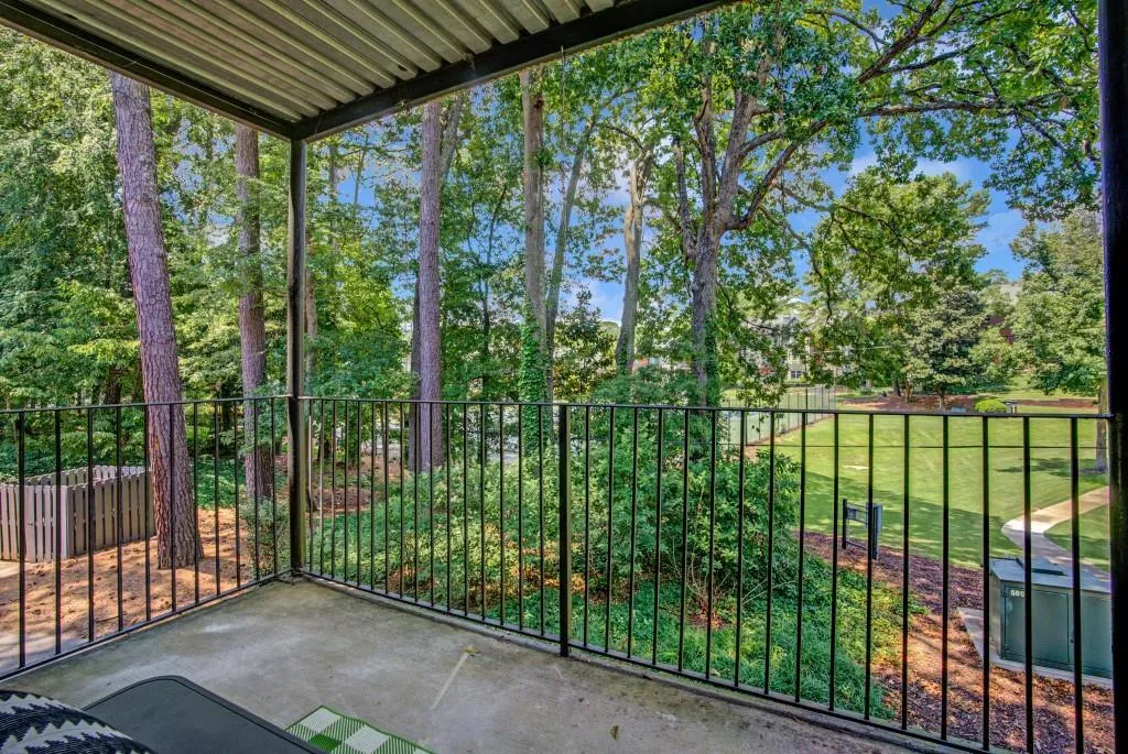 6851 Roswell Road Unit H-31, Sandy Springs, Georgia 30328, 2 Bedrooms Bedrooms, ,2 BathroomsBathrooms,Residential,Sold,6851 Roswell Road Unit H-31,7084211